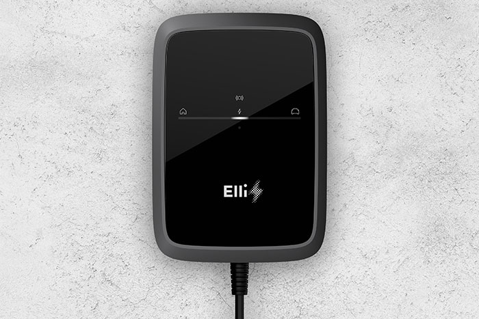 Laddboxen Elli Charger monterad på en vägg